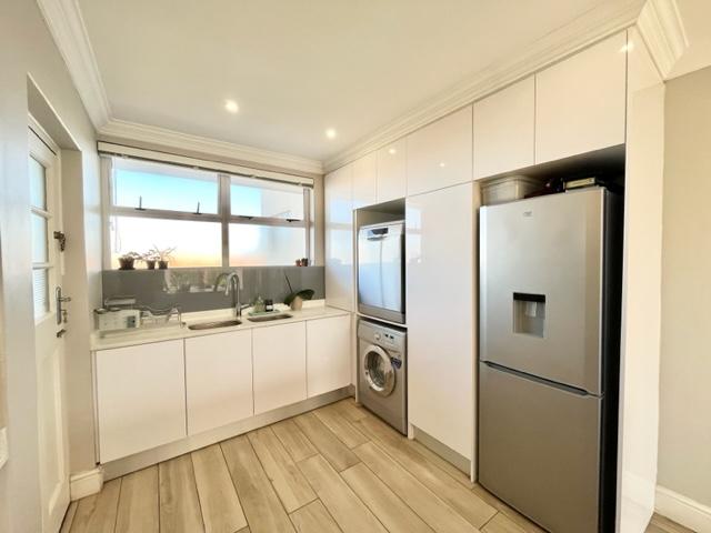 To Let 2 Bedroom Property for Rent in Kenilworth Upper Western Cape